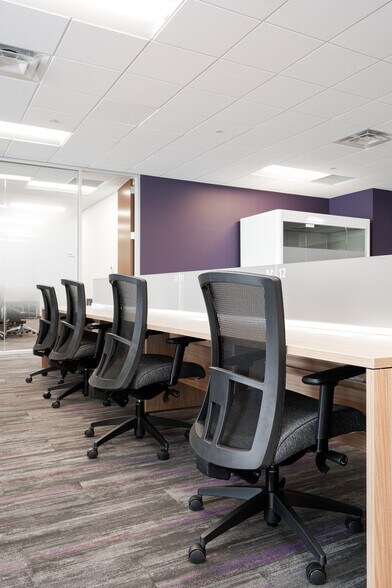 More Photos Of 2685 Vikings Cir, Eagan Office For Lease