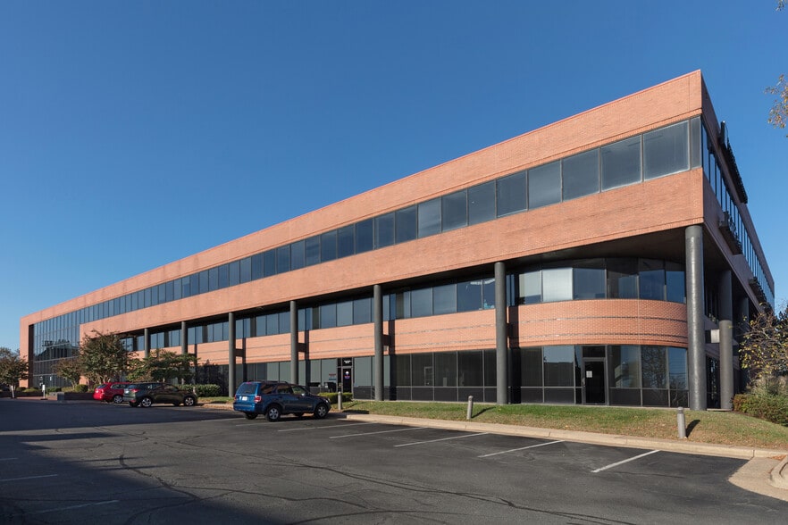 More Photos Of 13135 Lee Jackson Memorial Hwy, Fairfax Office For Lease