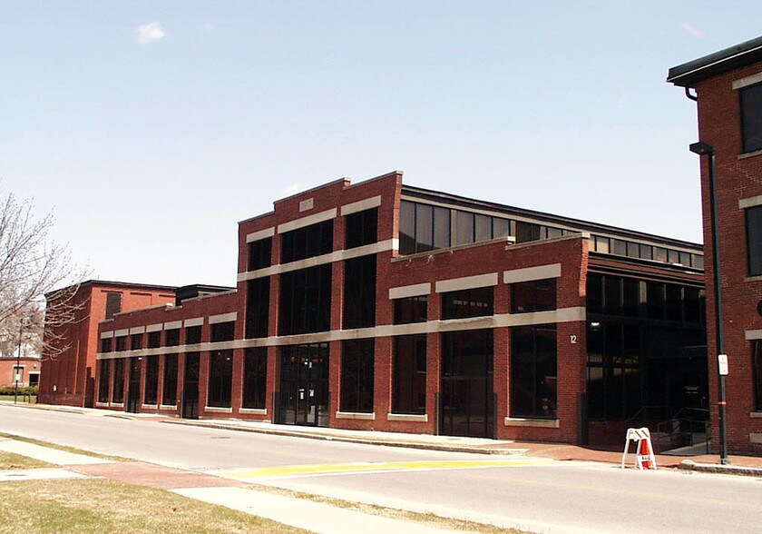 More Photos Of 50 High St, North Andover Research And Development For Lease