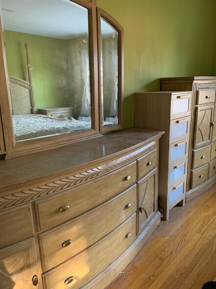More Photos Of 1826 Wellington Rd, Los Angeles Specialty For Sale