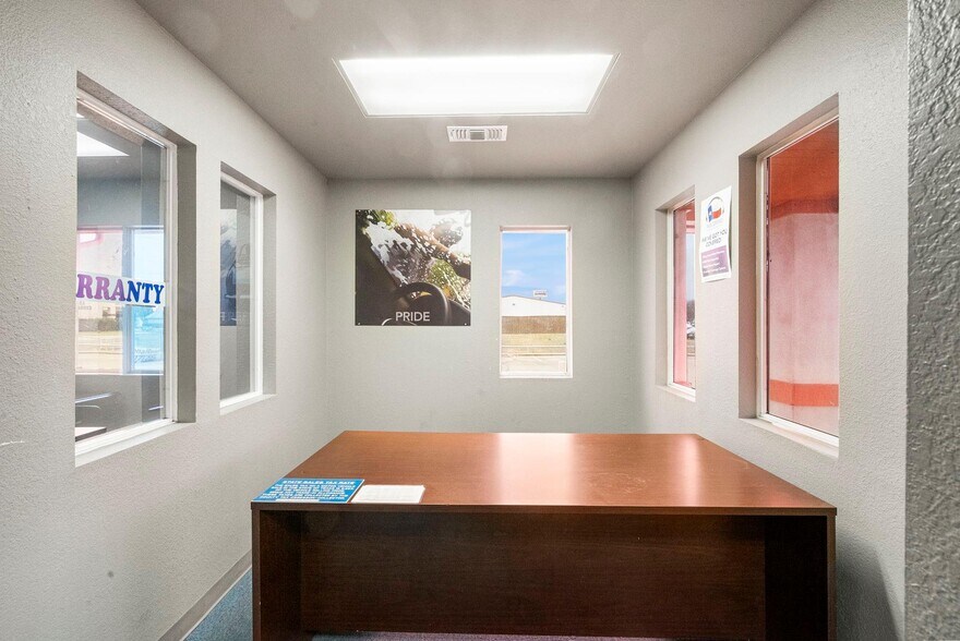 More Photos Of 240 Exchange St, Burleson Auto Dealership For Sale