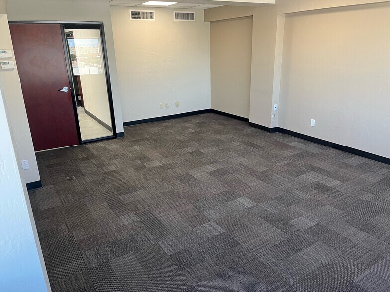 More Photos Of 1001 N central Ave, Phoenix Office For Sale