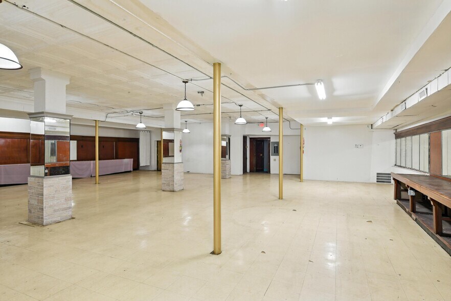 More Photos Of 301 High St, Holyoke Storefront For Lease