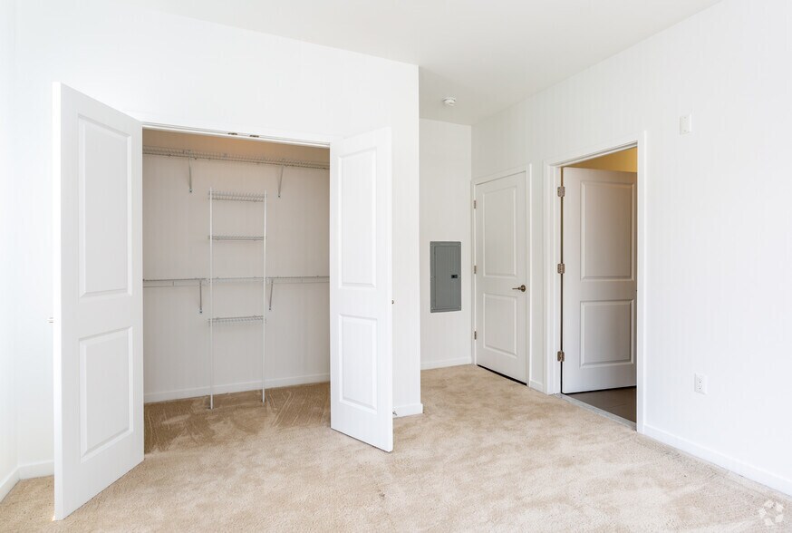 More Photos Of 56 Broad St, Bloomfield Apartments For Lease