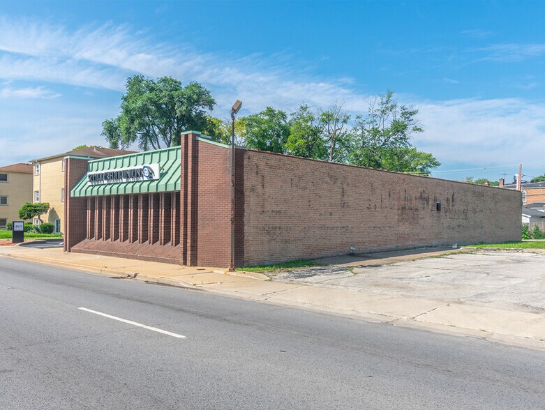 More Photos Of 9122 S Kedzie Ave, Evergreen Park Medical For Sale