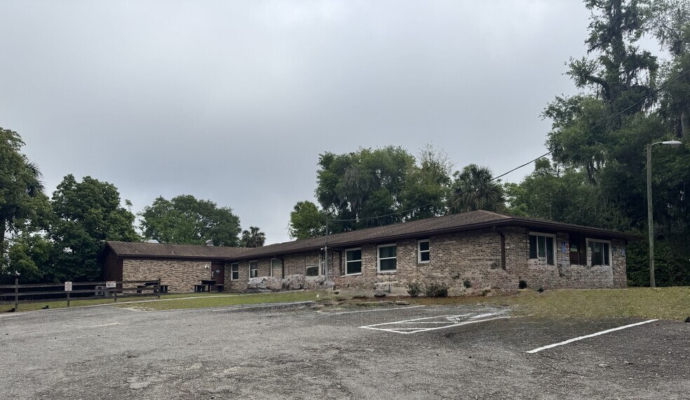 More Photos Of 105 W Calvin St, Deland Office For Sale