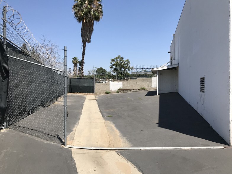 More Photos Of 551 W Crowther Ave, Placentia Warehouse For Lease