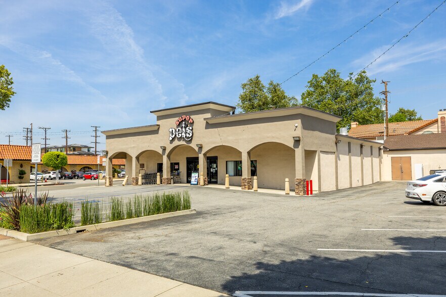 More Photos Of 9403 Las Tunas Dr, Temple City Freestanding For Sale