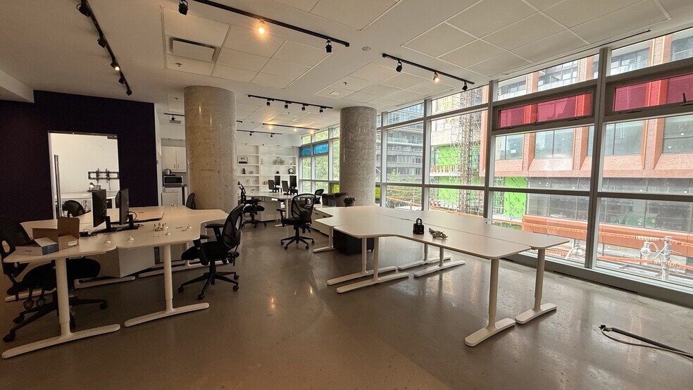 More Photos Of 373-375 King St W, Toronto Apartments For Lease