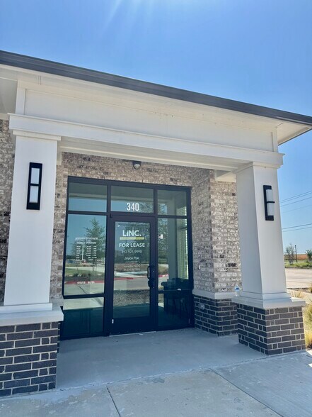 More Photos Of 1630 W Prosper Trl, Prosper Unknown For Lease