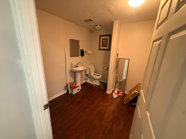 More Photos Of 528 S 8th St, Fernandina Beach Unknown For Lease