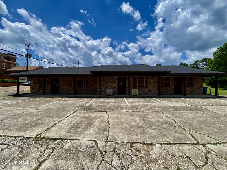 Primary Photo Of 2405 Columbia Ave, Prentiss Office For Sale
