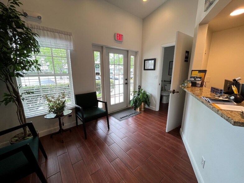 More Photos Of 42 Barkley Cir, Fort Myers Medical For Lease