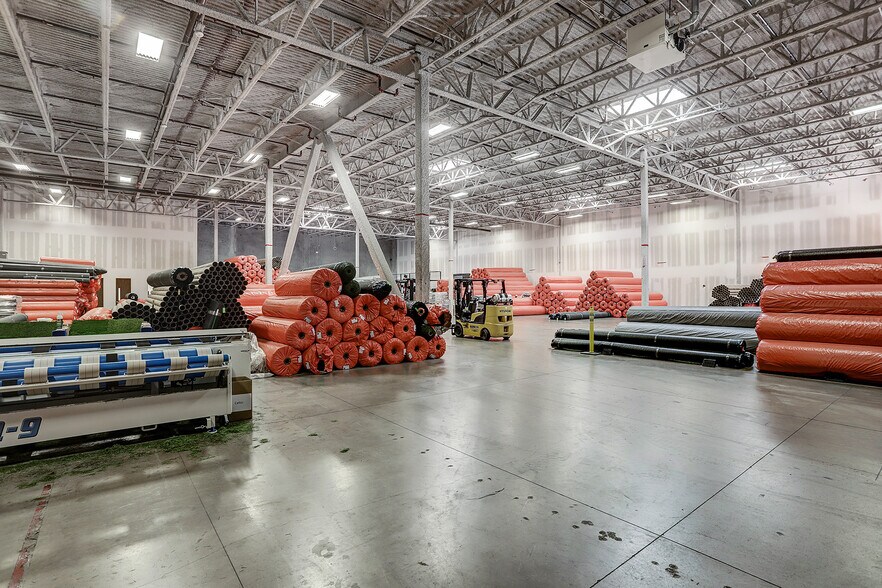 More Photos Of 10215 S Sam Houston Pky W, Houston Warehouse For Lease