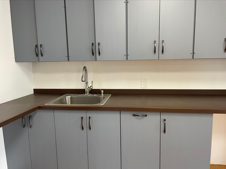 More Photos Of 325 S Highland Ave, Briarcliff Manor Village Medical For Lease