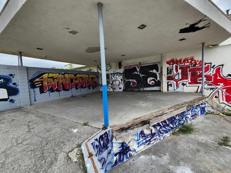 More Photos Of 13501 S Main St, Los Angeles Warehouse For Lease