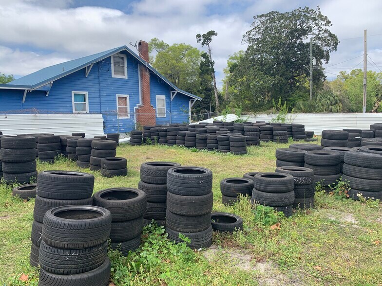 More Photos Of 5106 N Main St, Jacksonville Service Station For Sale