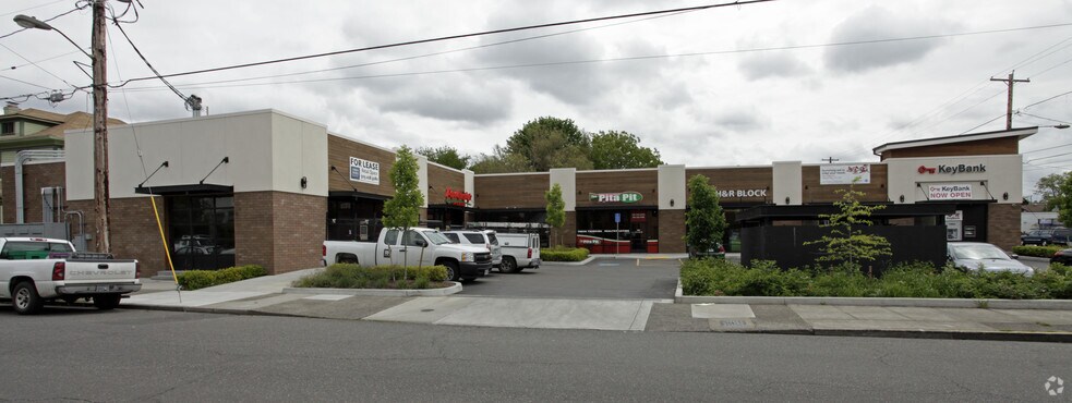 More Photos Of 4111-4163 SE Hawthorne Blvd, Portland Unknown For Lease