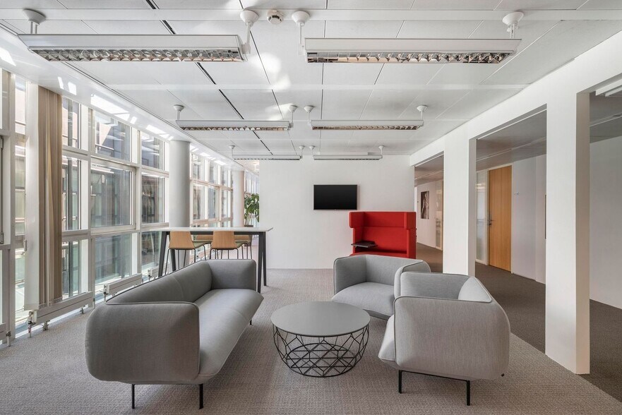More Photos Of 323 Sunny Isles Blvd, Sunny Isles Beach Coworking Space