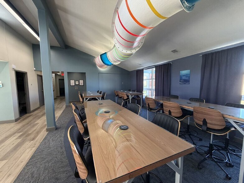 More Photos Of 401 N East St, Paola Office For Lease