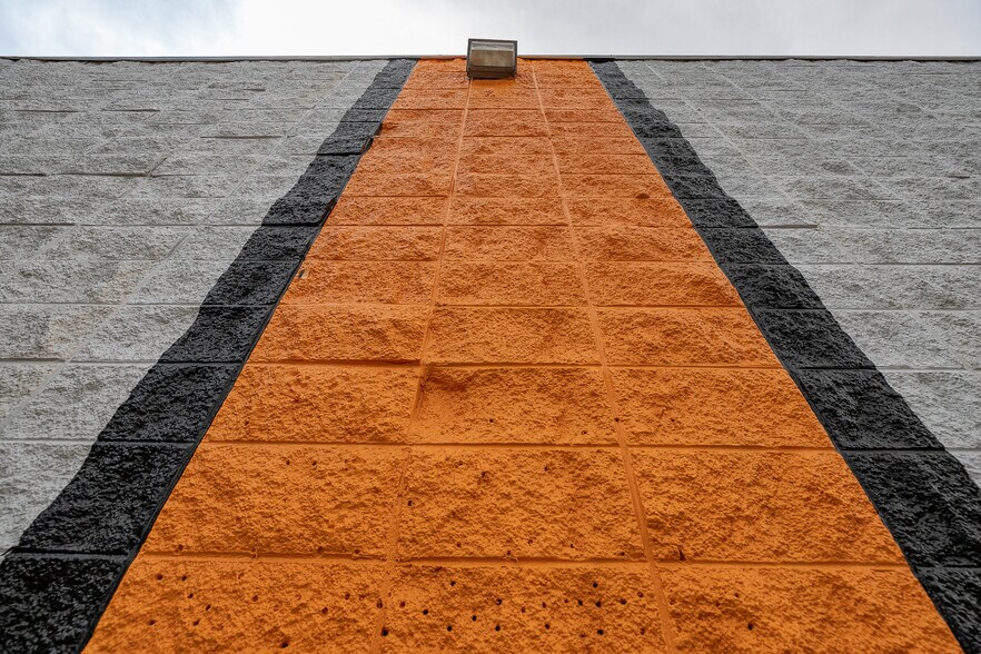 More Photos Of 8200 E Pacific Pl, Denver Unknown For Lease