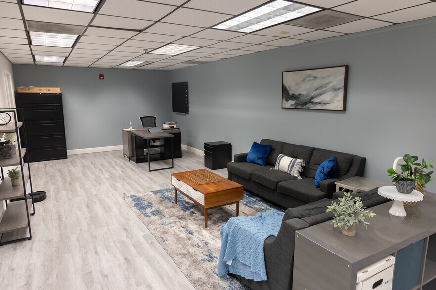 More Photos Of 17801 NW 2nd Ave, Miami Religious Facility For Lease