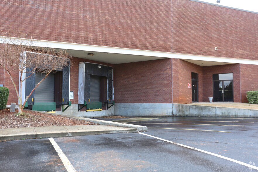 More Photos Of 822 James Record Rd, Huntsville Warehouse For Lease