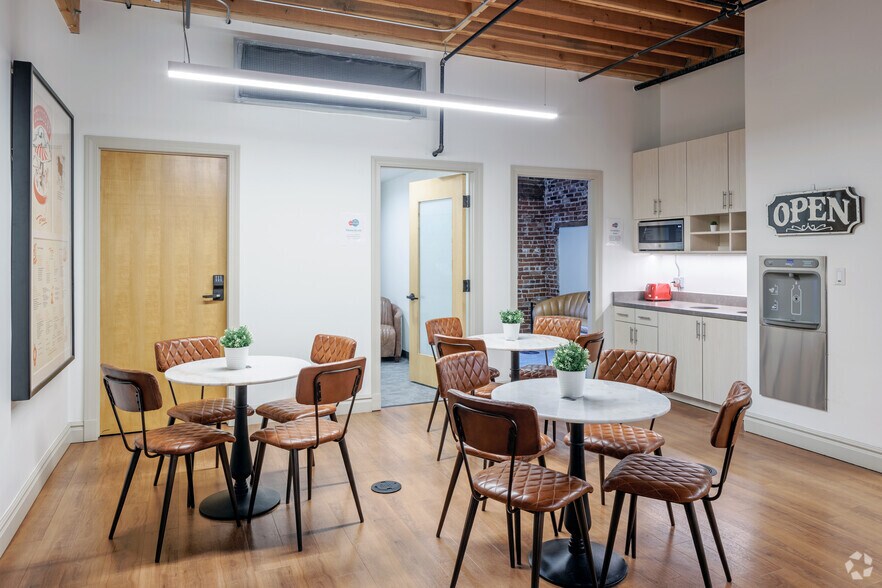 More Photos Of 1512 Curtis St, Denver Coworking Space