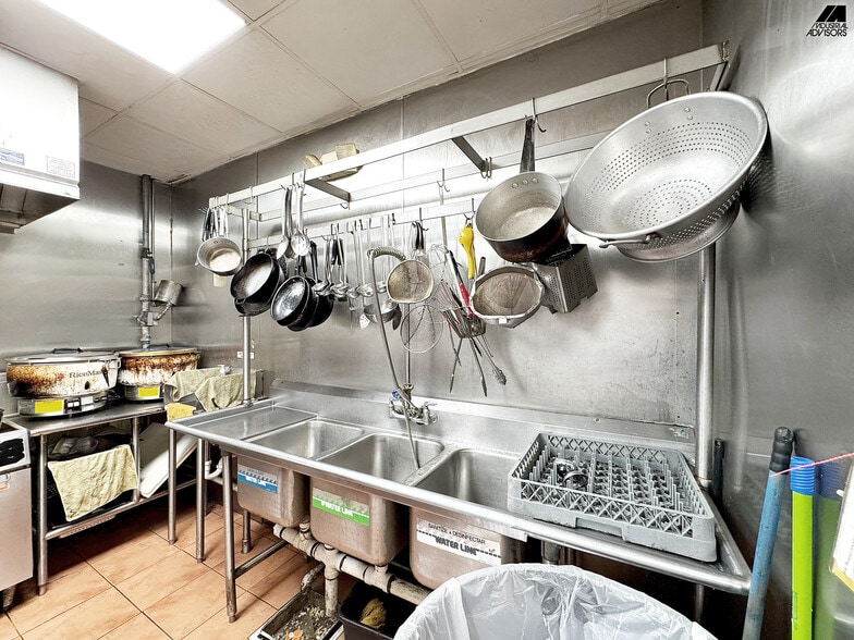 More Photos Of 4960 NW 165th St, Miami Warehouse For Sale