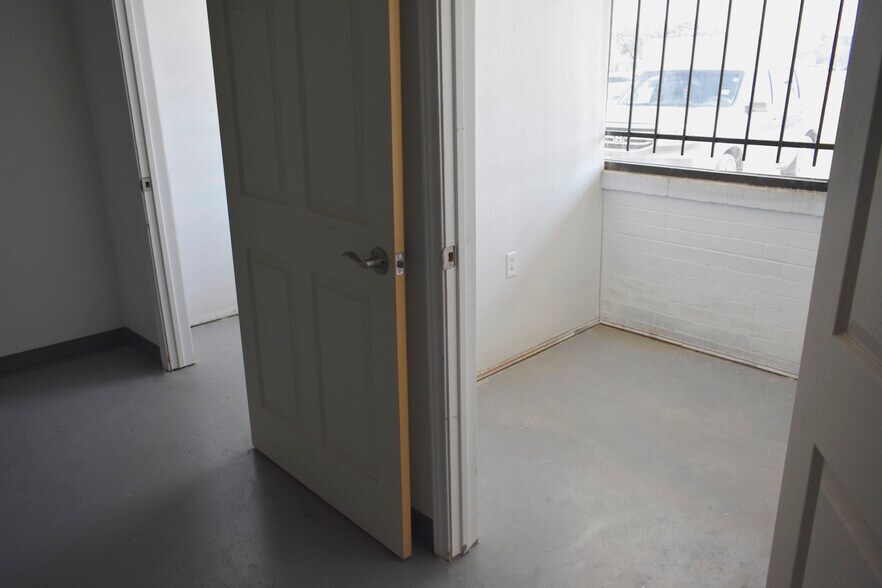 More Photos Of 9700-9950 Fondren Rd, Houston Unknown For Lease