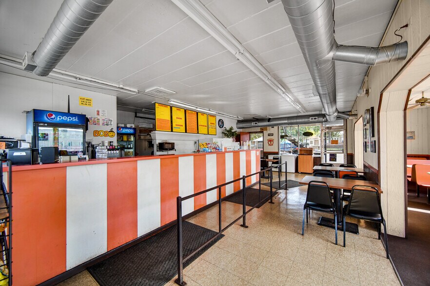 More Photos Of 2513 Ridge Rd, Lansing Storefront Retail Residential For Sale