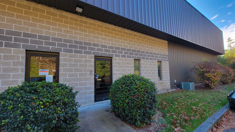 More Photos Of 6 Little Brook Rd, Wareham Warehouse For Lease