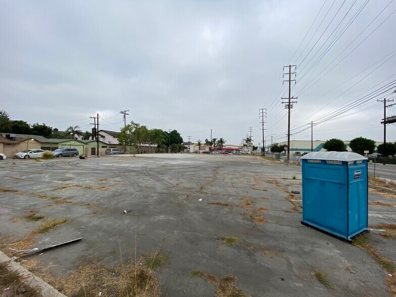 More Photos Of 6101 State St, Huntington Park Land For Lease