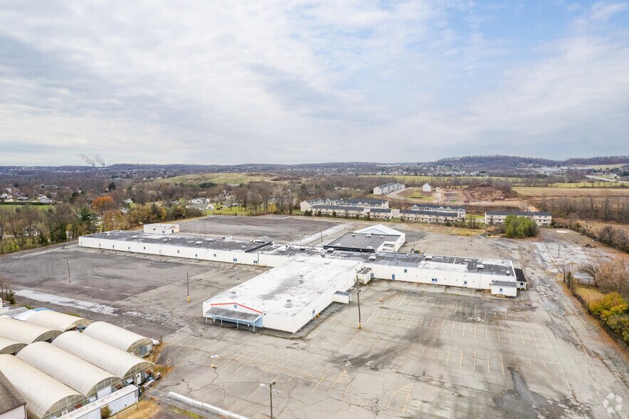 More Photos Of 1100 E Philadelphia Ave, Gilbertsville Warehouse For Lease