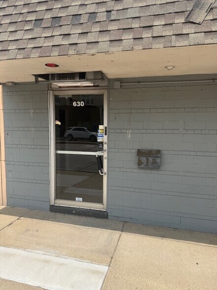 More Photos Of 618-630 W Wisconsin Ave, Appleton Restaurant For Lease