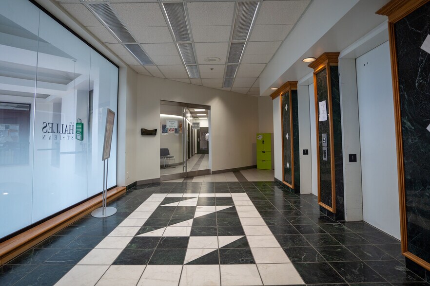 More Photos Of 145 Boul Saint-Joseph, St-Jean Office For Lease