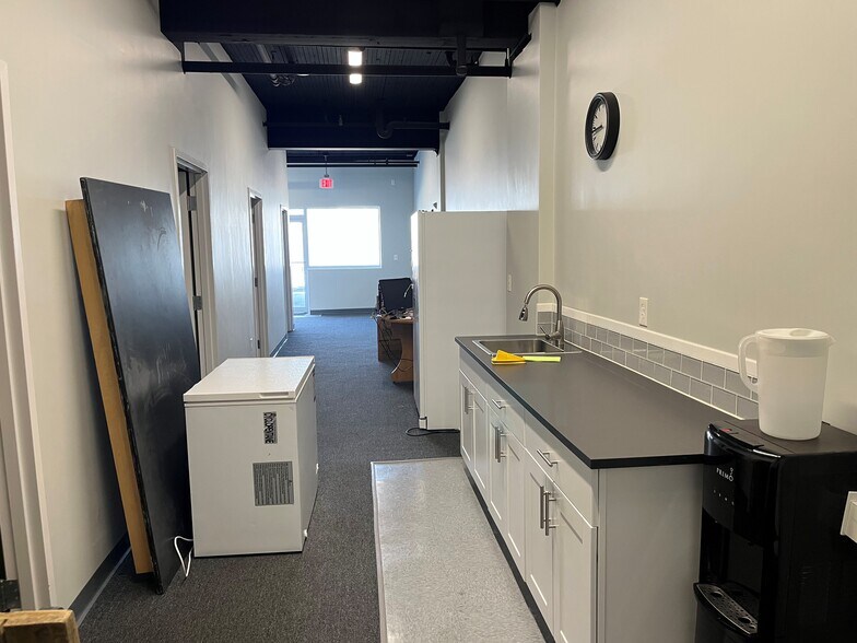 More Photos Of 200 Dexter Ave, Watertown Medical For Lease