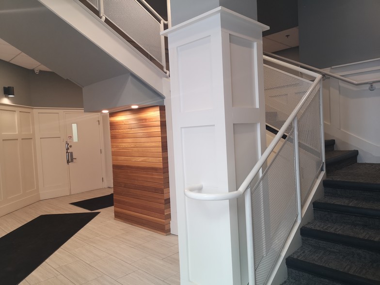 More Photos Of 180 James St S, Hamilton Office For Lease