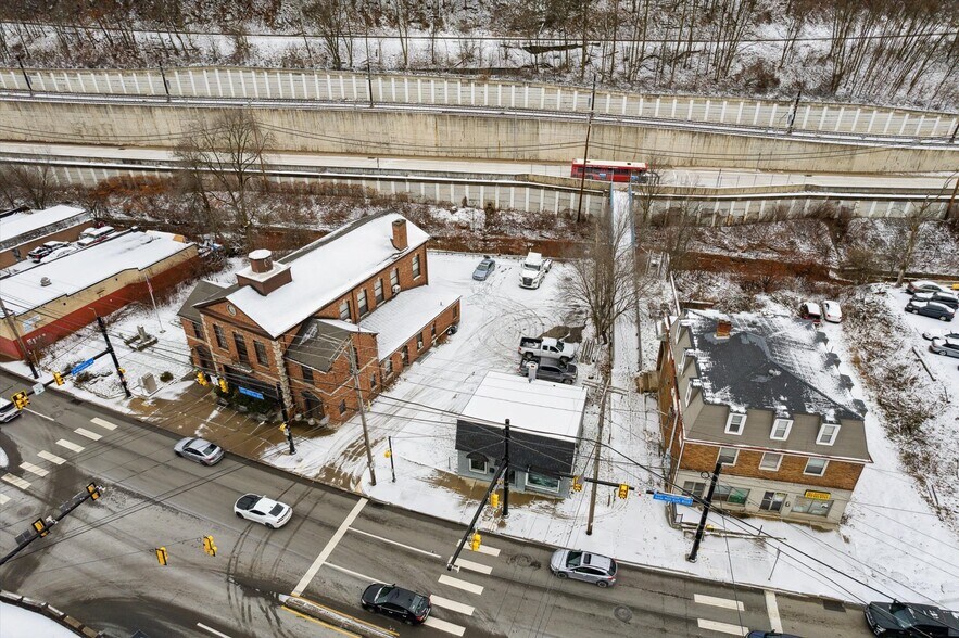 More Photos Of 2404 Saw Mill Run Blvd, Pittsburgh Storefront For Sale