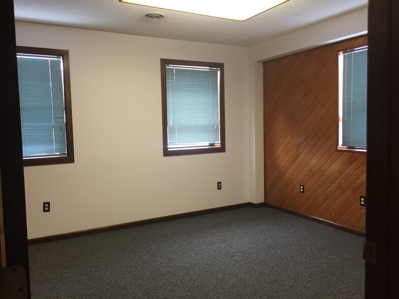 More Photos Of 860 Hudson River Rd, Mechanicville Manufacturing For Lease