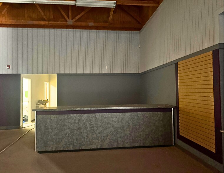 More Photos Of 10505 N Newport Hwy, Spokane Freestanding For Sale