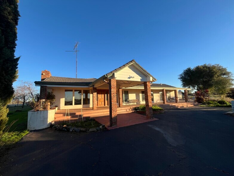 More Photos Of 17770 Latrobe Rd, Plymouth Flex For Lease