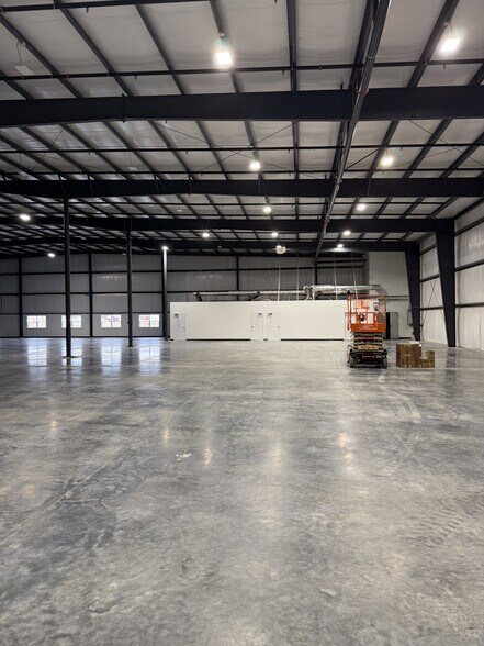 More Photos Of 56 Cooperative Way, Wright City Warehouse For Lease