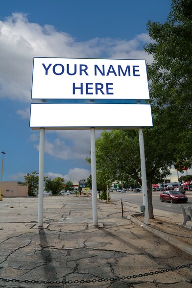 More Photos Of 7710 Lomas Blvd NE, Albuquerque Auto Dealership For Lease