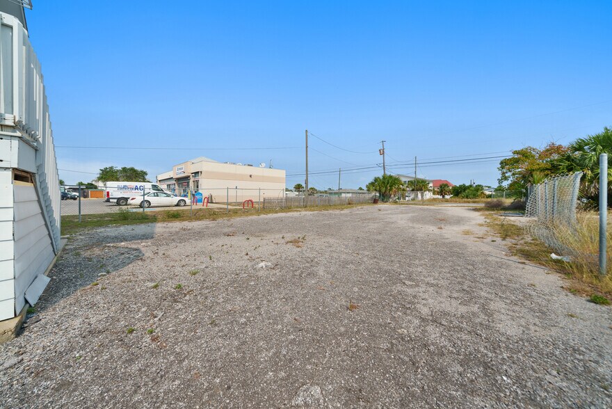 More Photos Of 6504 Thomas Dr, Panama City Office Residential For Sale