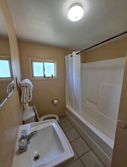 More Photos Of 1100 Main St, Knox City Hotel For Sale