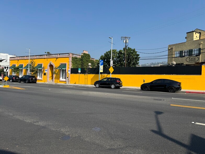 More Photos Of 8435 Melrose Ave, West Hollywood Storefront For Sale