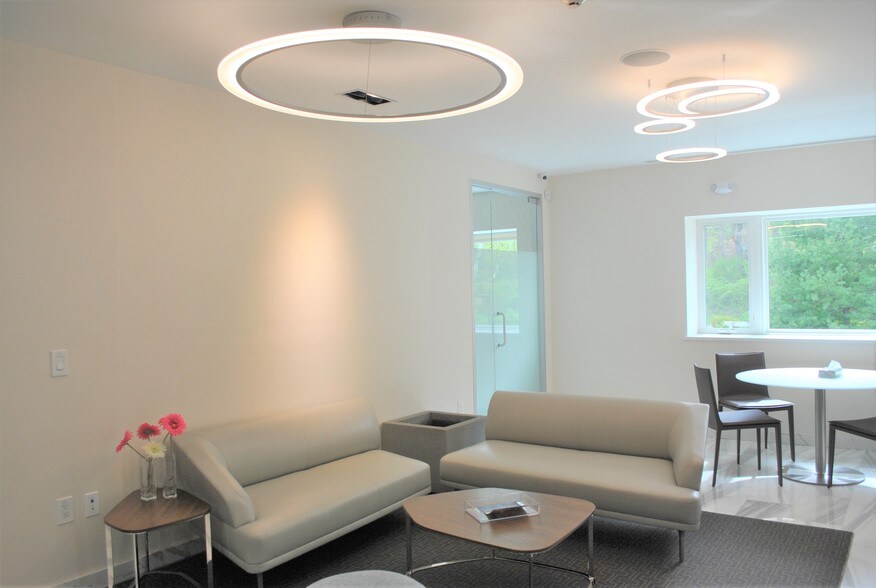 More Photos Of 100 Putnam Grn, Greenwich Office For Sale