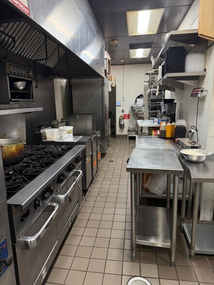More Photos Of 61 S Fair Oaks Ave, Pasadena Restaurant For Lease