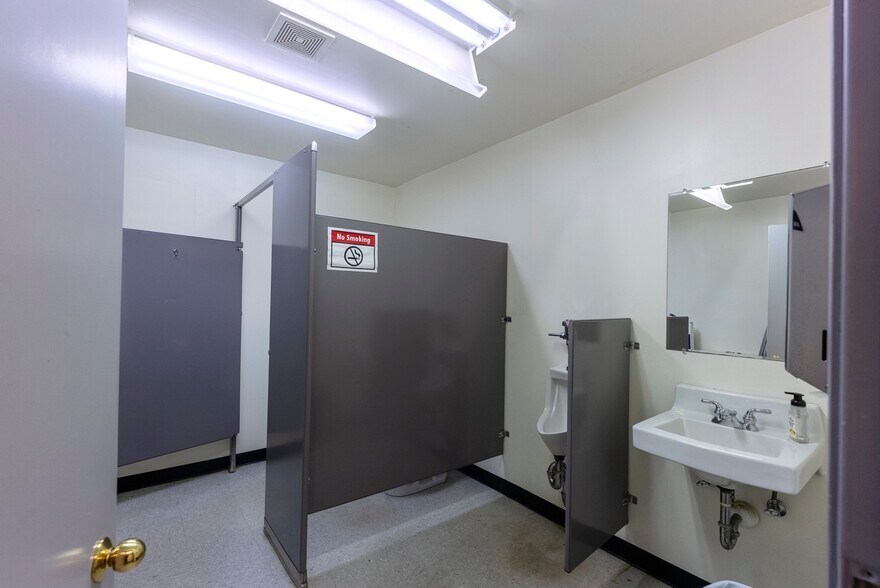 More Photos Of 447 Broadway, Ulster Park Office For Sale